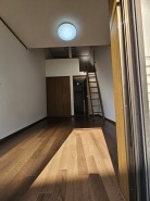 天井が高いので開放感のあるお部屋です