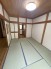 和室６帖。新しい畳の匂いが清々しいです。壁紙も新しいです。
